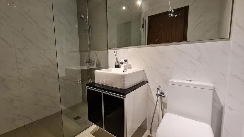 Loft @ Nathan, 31 Nathan Road, Tanglin / Holland / Bukit Timah, 1 Bedroom, 904 sqft, Condominium For Sale, by Sam Chin, 500275449 - Bathroom - PropertyGuru.com.sg