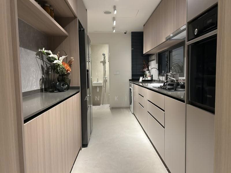 Lucerne Grand, Lakeside Drive, Boon Lay / Jurong / Tuas, 4 Bedrooms, 1,152 sqft, Condominium For Sale, by Zan Kiew, 500275460 - Kitchen - PropertyGuru.com.sg