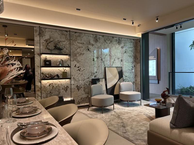 Lucerne Grand, Lakeside Drive, Boon Lay / Jurong / Tuas, 4 Bedrooms, 1,152 sqft, Condominium For Sale, by Zan Kiew, 500275460 - Living Room - PropertyGuru.com.sg