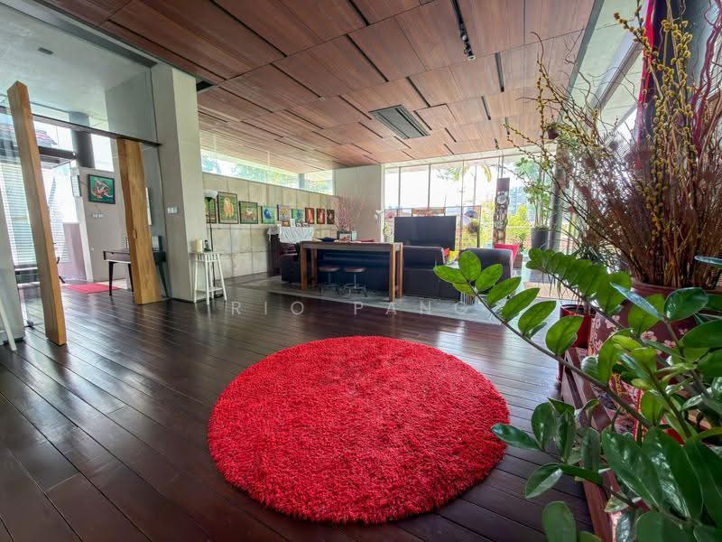 Rare 9,000sqft 2-Storey Freehold Detached Bungalow in Quiet Enclave, Upper Thomson Rd, Windsor Park, Upper Thomson / Bishan / Marymount, Ang Mo Kio / Bishan / Thomson, 5 Bedrooms, 8,700 sqft, Bungalow House For Sale, by Rio Pang, 500275527 - Living Room - PropertyGuru.com.sg