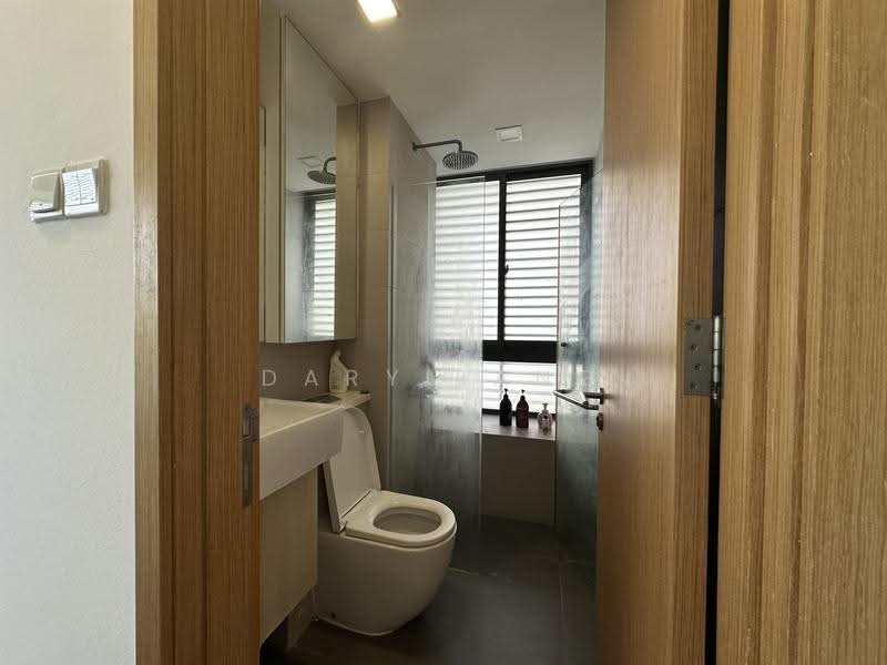 Irwell Hill Residences, 6 Irwell Hill, Orchard / River Valley, 2 Bedrooms, 667 sqft, Condominium For Sale, by Daryl Ang, 500275535 - Bathroom - PropertyGuru.com.sg