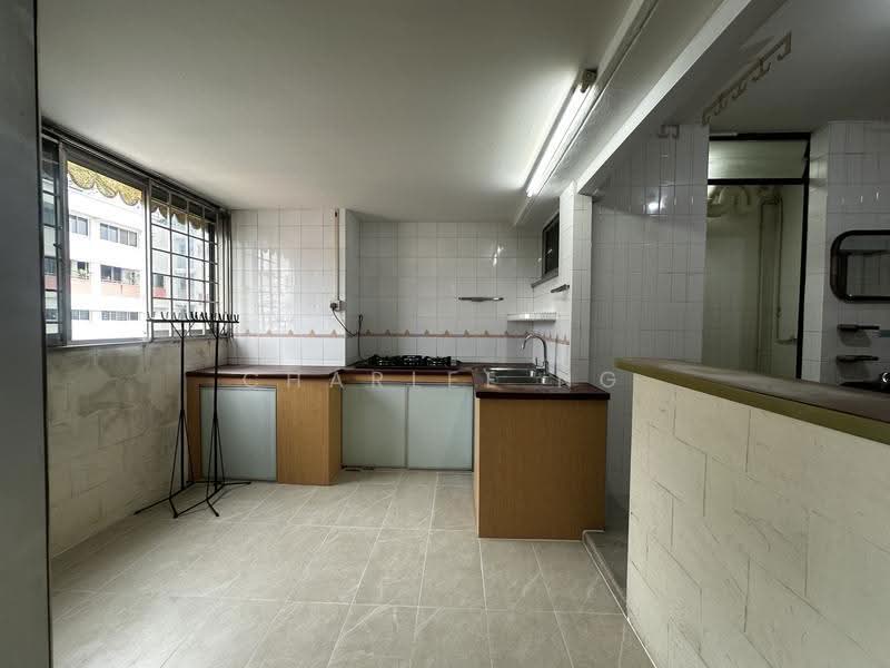 428 Hougang Avenue 6, 428 Hougang Avenue 6, Hougang / Punggol / Sengkang, 4 Bedrooms, 1,572 sqft, HDB Flat For Rent, by Charlee Ng, 500275545 - Kitchen - PropertyGuru.com.sg