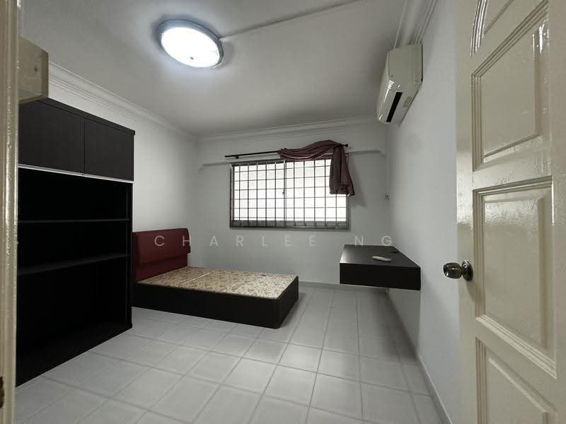 428 Hougang Avenue 6, 428 Hougang Avenue 6, Hougang / Punggol / Sengkang, 4 Bedrooms, 1,572 sqft, HDB Flat For Rent, by Charlee Ng, 500275545 - Bedroom - PropertyGuru.com.sg