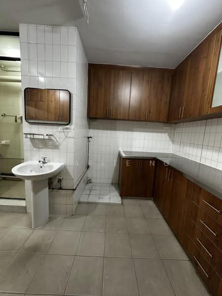 428 Hougang Avenue 6, 428 Hougang Avenue 6, Hougang / Punggol / Sengkang, 4 Bedrooms, 1,572 sqft, HDB Flat For Rent, by Charlee Ng, 500275545 - Kitchen - PropertyGuru.com.sg