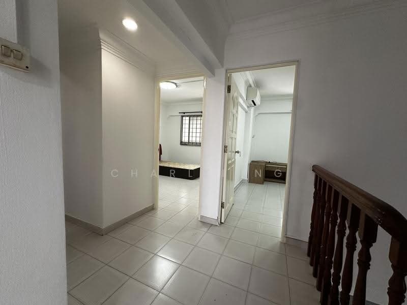 428 Hougang Avenue 6, 428 Hougang Avenue 6, Hougang / Punggol / Sengkang, 4 Bedrooms, 1,572 sqft, HDB Flat For Rent, by Charlee Ng, 500275545 - Corridor - PropertyGuru.com.sg