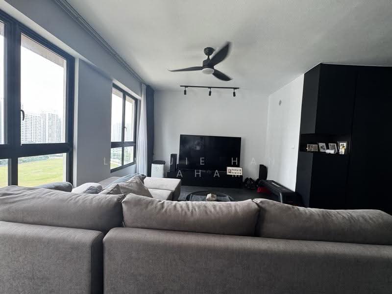 402A Fernvale Lane, 402A Fernvale Lane, Hougang / Punggol / Sengkang, 3 Bedrooms, 1,216 sqft, HDB Flat For Sale, by Lim Jie Han Graham, 500275556 - Living Room - PropertyGuru.com.sg
