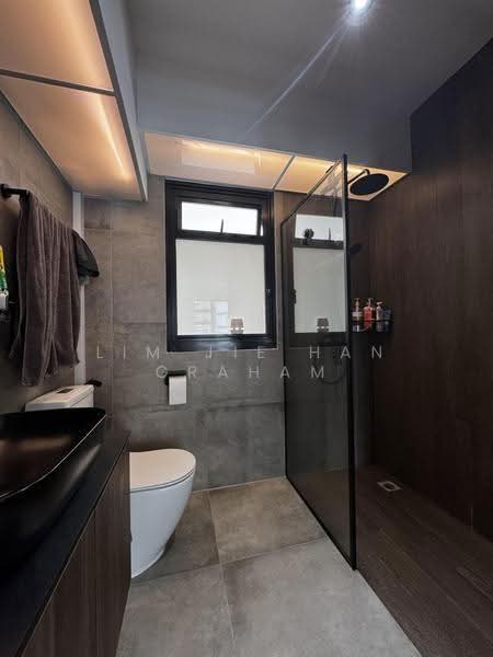 402A Fernvale Lane, 402A Fernvale Lane, Hougang / Punggol / Sengkang, 3 Bedrooms, 1,216 sqft, HDB Flat For Sale, by Lim Jie Han Graham, 500275556 - Bathroom - PropertyGuru.com.sg