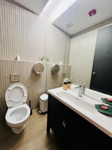 Renovated F&B with 2 kitchens, TCM Café Takeover, 5 mins MRT & City Square Mall, FLANDERS SQUARE, Farrer Park / Serangoon Rd, 1,700 sqft, Shop / Shophouse For Rent, by Jennifer Tan WL 陈慧莲, 500275570 - Bathroom - CommercialGuru.com.sg