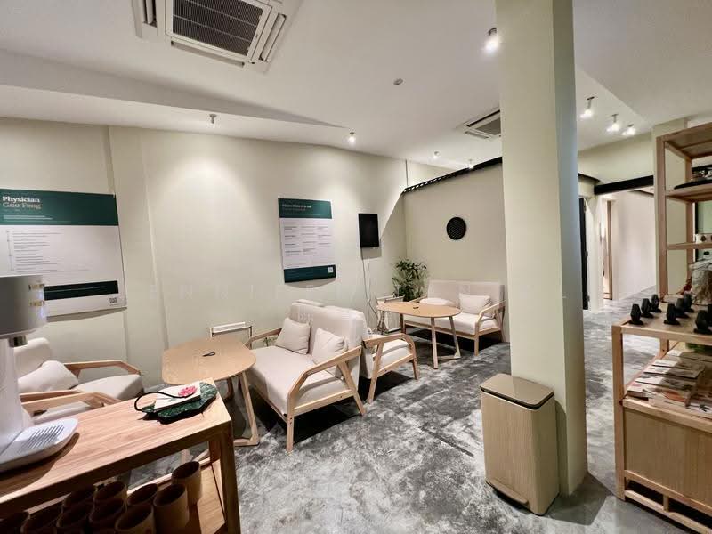 Renovated F&B with 2 kitchens, TCM Café Takeover, 5 mins MRT & City Square Mall, FLANDERS SQUARE, Farrer Park / Serangoon Rd, 1,700 sqft, Shop / Shophouse For Rent, by Jennifer Tan WL 陈慧莲, 500275570 - Living Room - CommercialGuru.com.sg