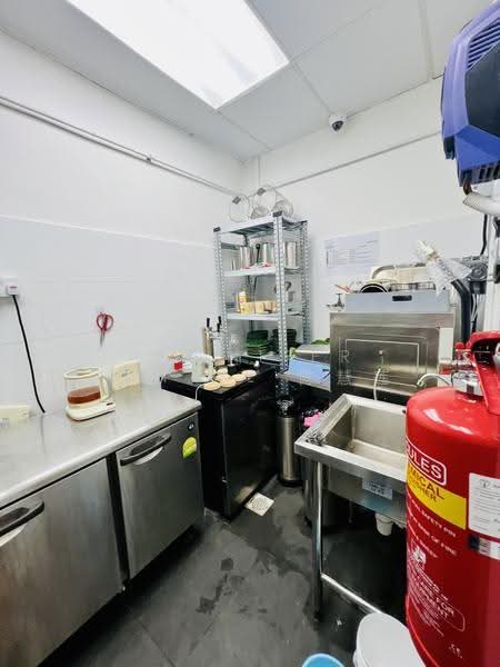 Renovated F&B with 2 kitchens, TCM Café Takeover, 5 mins MRT & City Square Mall, FLANDERS SQUARE, Farrer Park / Serangoon Rd, 1,700 sqft, Shop / Shophouse For Rent, by Jennifer Tan WL 陈慧莲, 500275570 - Kitchen - CommercialGuru.com.sg