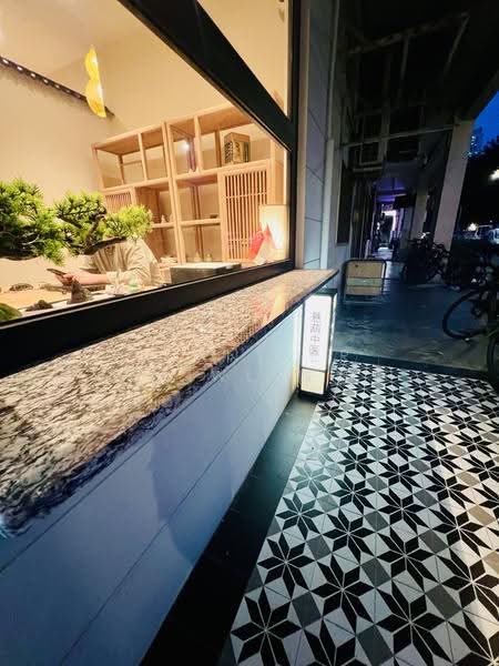 Renovated F&B with 2 kitchens, TCM Café Takeover, 5 mins MRT & City Square Mall, FLANDERS SQUARE, Farrer Park / Serangoon Rd, 1,700 sqft, Shop / Shophouse For Rent, by Jennifer Tan WL 陈慧莲, 500275570 - Exterior - CommercialGuru.com.sg