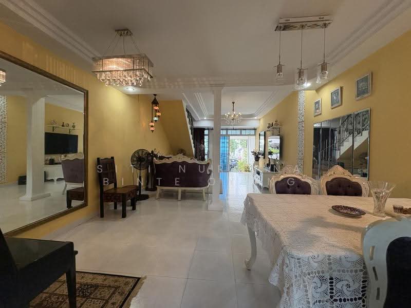 Thomson Garden Estate, Sin Ming Road, Ang Mo Kio / Bishan / Thomson, 3 Bedrooms, 1,632 sqft, Terraced House For Sale, by Siti Nurjana Binte Oyong, 500275571 - Living Room - PropertyGuru.com.sg