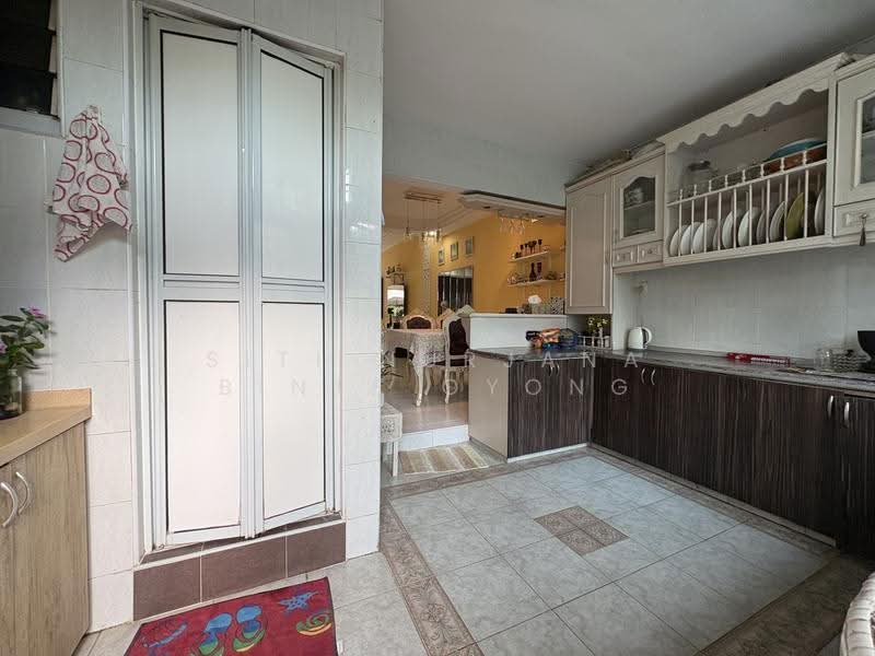 Thomson Garden Estate, Sin Ming Road, Ang Mo Kio / Bishan / Thomson, 3 Bedrooms, 1,632 sqft, Terraced House For Sale, by Siti Nurjana Binte Oyong, 500275571 - Kitchen - PropertyGuru.com.sg