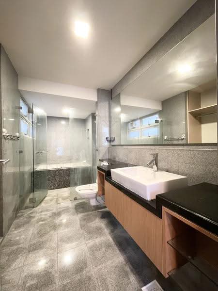 The Linear, 886 Upper Bukit Timah Road, Dairy Farm / Bukit Panjang / Choa Chu Kang, 3 Bedrooms, 1,249 sqft, Condominium For Sale, by Lilian Huang 黄丽莲, 500275577 - Bathroom - PropertyGuru.com.sg