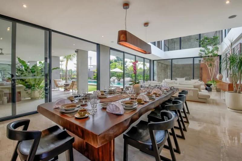 黄金地段 Impressive WIDE FRONTAGE!! near King Albert Park MRT!!, Newton / Novena, 5 Bedrooms, 7,000 sqft, Good Class Bungalow For Sale, by Martin Goh 吴伟楠, 500275578 - Dining Room - PropertyGuru.com.sg