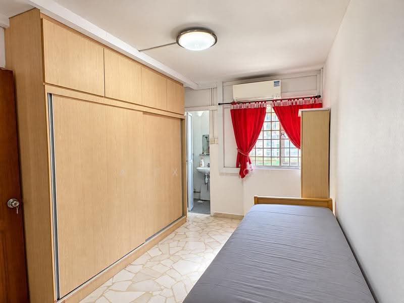 673 Hougang Avenue 8, 673 Hougang Avenue 8, Hougang / Punggol / Sengkang, 2 Bedrooms, 688 sqft, HDB Flat For Rent, by Alex Khoo, 500275584 - Bedroom - PropertyGuru.com.sg