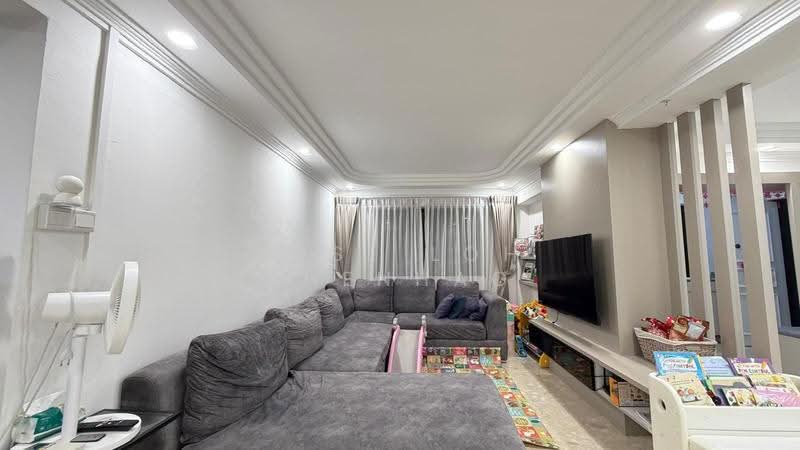 574 Hougang Street 51, 574 Hougang Street 51, Hougang / Punggol / Sengkang, 3 Bedrooms, 1,259 sqft, HDB Flat For Sale, by Jose Loh Zhenhao, 500275590 - Living Room - PropertyGuru.com.sg