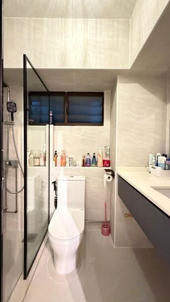 574 Hougang Street 51, 574 Hougang Street 51, Hougang / Punggol / Sengkang, 3 Bedrooms, 1,259 sqft, HDB Flat For Sale, by Jose Loh Zhenhao, 500275590 - Bathroom - PropertyGuru.com.sg