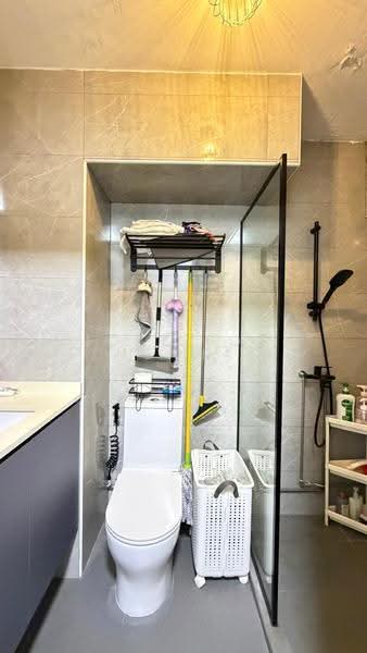 574 Hougang Street 51, 574 Hougang Street 51, Hougang / Punggol / Sengkang, 3 Bedrooms, 1,259 sqft, HDB Flat For Sale, by Jose Loh Zhenhao, 500275590 - Bathroom - PropertyGuru.com.sg
