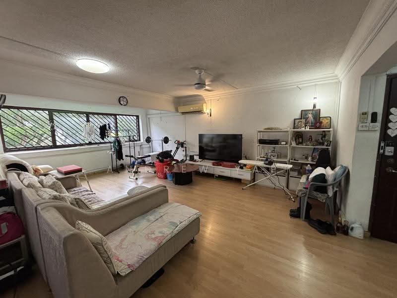 236 Lorong 1 Toa Payoh, 236 Lorong 1 Toa Payoh, Balestier / Toa Payoh, 4 Bedrooms, 1,572 sqft, HDB Flat For Sale, by Andrew Yap, 500275600 - Living Room - PropertyGuru.com.sg