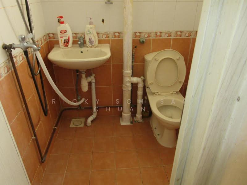 234 Yishun Street 21, 234 Yishun Street 21, Sembawang / Yishun, Room Rental, 140 sqft, HDB Flat For Rent, by Ricky Soh Say Chuan, 500275603 - Bathroom - PropertyGuru.com.sg