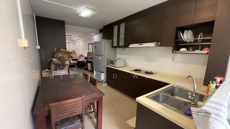 180 Ang Mo Kio Avenue 5, 180 Ang Mo Kio Avenue 5, Ang Mo Kio / Bishan / Thomson, 2 Bedrooms, 732 sqft, HDB Flat For Sale, by Bernard Wong, 500275605 - Kitchen - PropertyGuru.com.sg