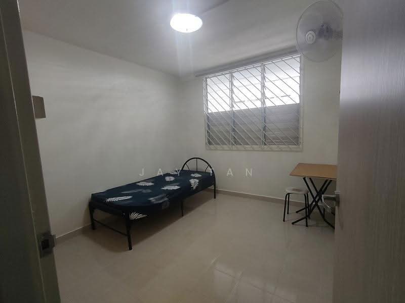 635 Hougang Avenue 8, 635 Hougang Avenue 8, Hougang / Punggol / Sengkang, Room Rental, 90 sqft, HDB Flat For Rent, by Jay Tan, 500275616 - Bedroom - PropertyGuru.com.sg