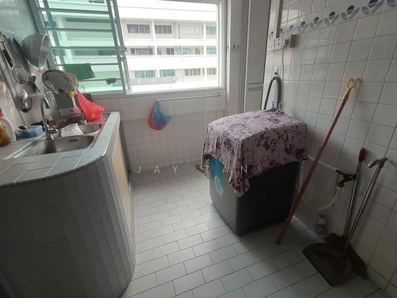 635 Hougang Avenue 8, 635 Hougang Avenue 8, Hougang / Punggol / Sengkang, Room Rental, 90 sqft, HDB Flat For Rent, by Jay Tan, 500275616 - Kitchen - PropertyGuru.com.sg