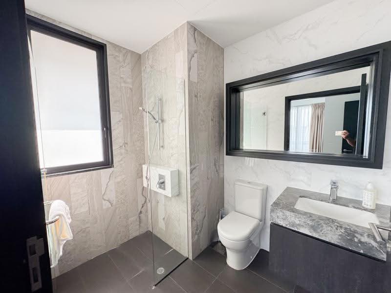 The Orient, 251 Pasir Panjang Road, Buona Vista / West Coast / Clementi New Town, 2 Bedrooms, 721 sqft, Condominium For Rent, by Ong Yi Jie, 500275629 - Bathroom - PropertyGuru.com.sg