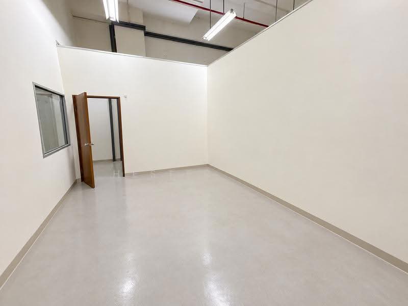LW Technocentre, 31 Toh Guan Road East, Boon Lay / Jurong / Tuas, 255 sqft, Factory / Workshop (B2) For Rent, by Hester Yeo, 500275635 - Interior - CommercialGuru.com.sg