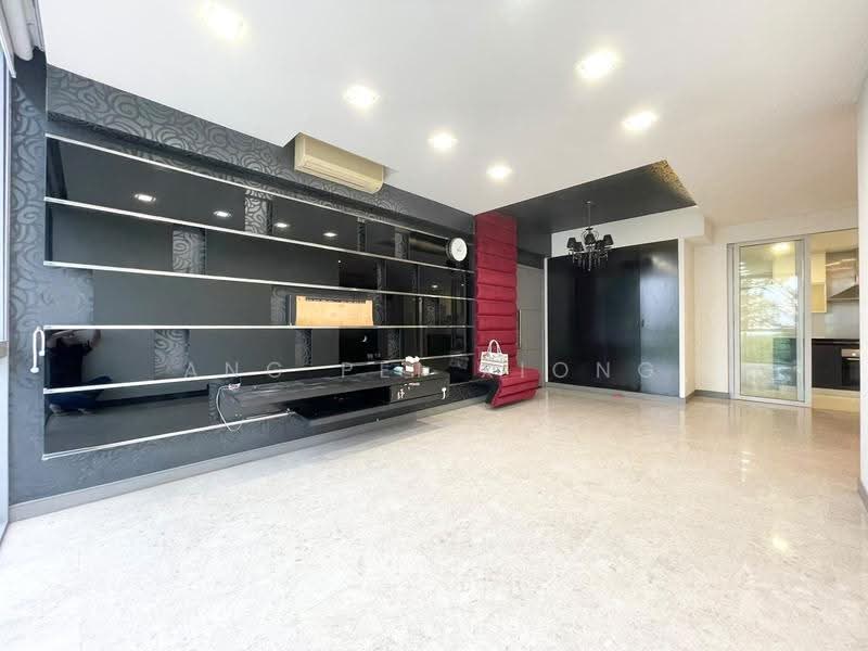 The Linear, 886 Upper Bukit Timah Road, Dairy Farm / Bukit Panjang / Choa Chu Kang, 3 Bedrooms, 1,249 sqft, Apartment For Sale, by Ang Pei Xiong, 500275636 - Living Room - PropertyGuru.com.sg