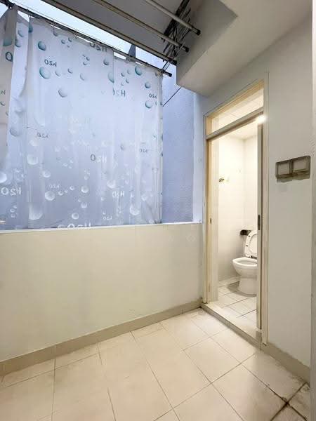 The Linear, 886 Upper Bukit Timah Road, Dairy Farm / Bukit Panjang / Choa Chu Kang, 3 Bedrooms, 1,249 sqft, Apartment For Sale, by Ang Pei Xiong, 500275636 - Bathroom - PropertyGuru.com.sg