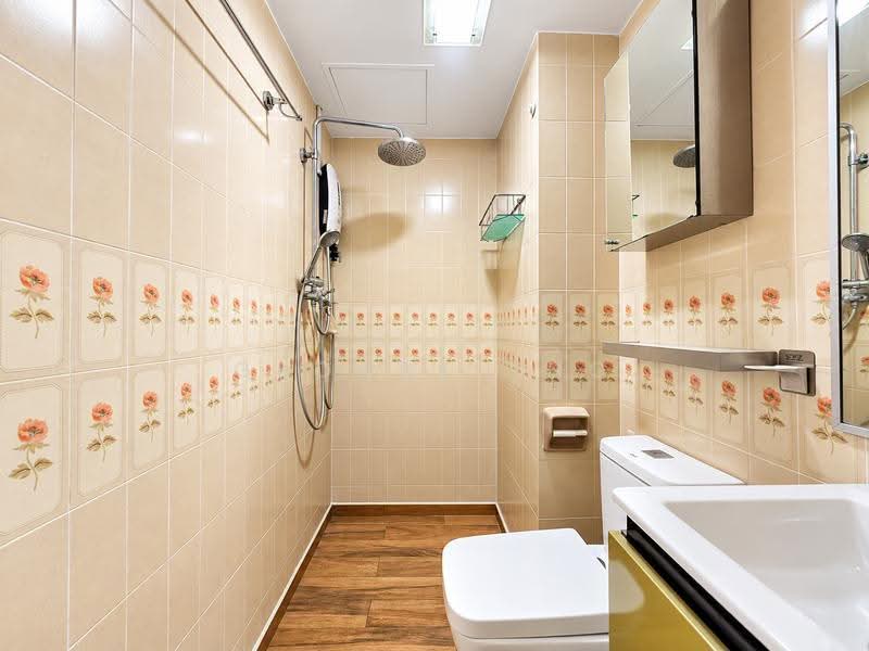 Mandarin Gardens, 5 Siglap Road, East Coast / Marine Parade, 3 Bedrooms, 1,528 sqft, Condominium For Sale, by George Eng, 500275639 - Bathroom - PropertyGuru.com.sg