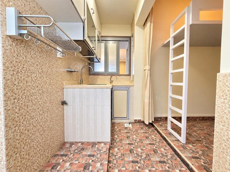 Mandarin Gardens, 5 Siglap Road, East Coast / Marine Parade, 3 Bedrooms, 1,528 sqft, Condominium For Sale, by George Eng, 500275639 - Kitchen - PropertyGuru.com.sg