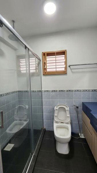 318D Anchorvale Link, 318D Anchorvale Link, Hougang / Punggol / Sengkang, 3 Bedrooms, 990 sqft, HDB Flat For Rent, by Thomas Lim, 500275647 - Bathroom - PropertyGuru.com.sg