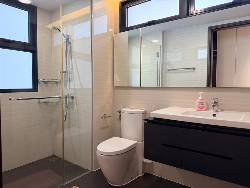 Riverparc Residence, 90 Punggol Drive, Hougang / Punggol / Sengkang, 3 Bedrooms, 1,076 sqft, Condominium For Sale, by Clinton Yew, 500275652 - Ensuite Bath - Actual - PropertyGuru.com.sg