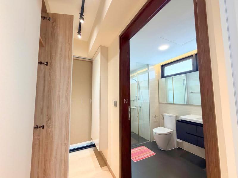 Riverparc Residence, 90 Punggol Drive, Hougang / Punggol / Sengkang, 3 Bedrooms, 1,076 sqft, Condominium For Sale, by Clinton Yew, 500275652 - Walk-in Wardrobe - Actual - PropertyGuru.com.sg