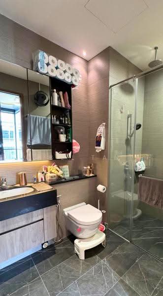 Parc Komo, 961 Upper Changi Road North, Changi Airport / Changi Village, 2 Bedrooms, 721 sqft, Condominium For Sale, by Abel Tan, 500275653 - Bathroom 1 - PropertyGuru.com.sg