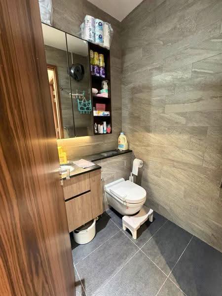 Parc Komo, 961 Upper Changi Road North, Changi Airport / Changi Village, 2 Bedrooms, 721 sqft, Condominium For Sale, by Abel Tan, 500275653 - Bathroom 2 - PropertyGuru.com.sg