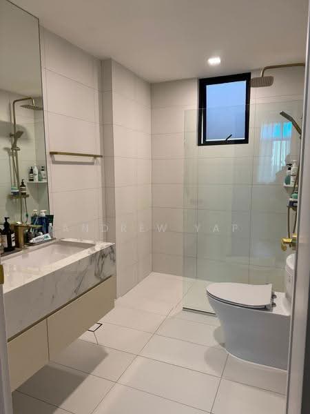 Spring Grove, 53 Grange Road, Tanglin / Holland / Bukit Timah, 2 Bedrooms, 1,012 sqft, Condominium For Sale, by Andrew Yap, 500275670 - Bathroom - PropertyGuru.com.sg