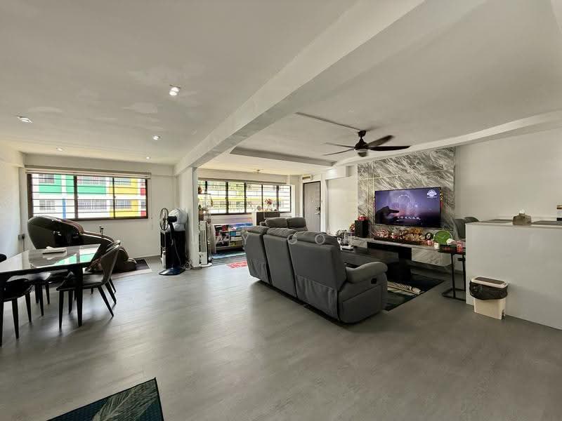 658 Yishun Avenue 4, 658 Yishun Avenue 4, Sembawang / Yishun, 3 Bedrooms, 1,302 sqft, HDB Flat For Sale, by Jay Goh, 500275671 - Living Room - PropertyGuru.com.sg