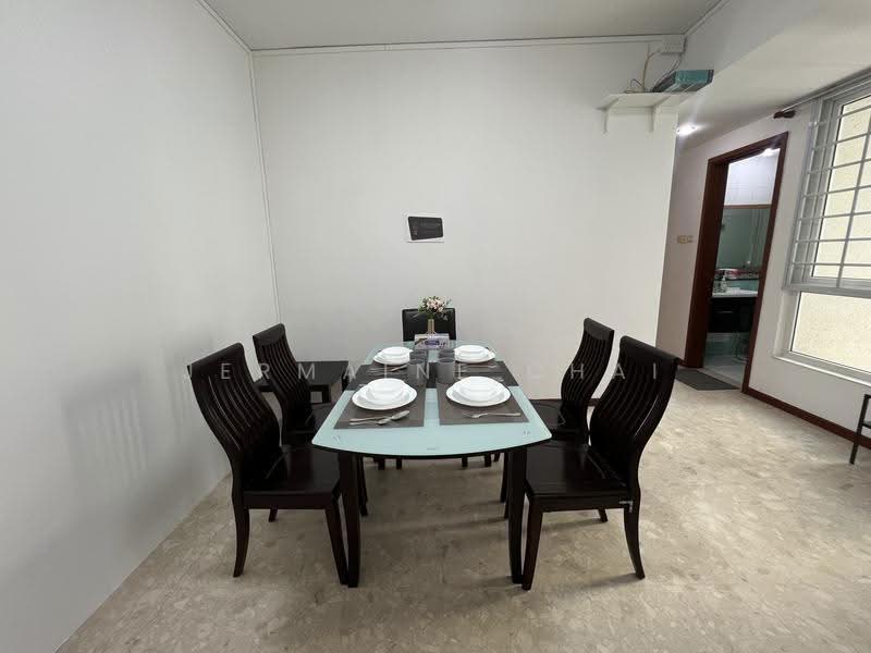 The Floravale, 218 Westwood Avenue, Boon Lay / Jurong / Tuas, 3 Bedrooms, 1,227 sqft, Condominium For Sale, by Jermaine Chai, 500275681 - Dining Room - PropertyGuru.com.sg