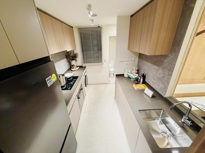 Lucerne Grand, Lakeside Drive, Boon Lay / Jurong / Tuas, 3 Bedrooms, 904 sqft, Condominium For Sale, by Murphy Lee, 500275689 - Kitchen - PropertyGuru.com.sg
