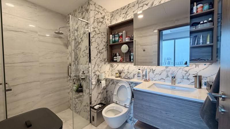Queens Peak, 1 Dundee Road, Alexandra / Commonwealth, 3 Bedrooms, 807 sqft, Condominium For Sale, by Nigel Lim, 500275693 - Bathroom - PropertyGuru.com.sg