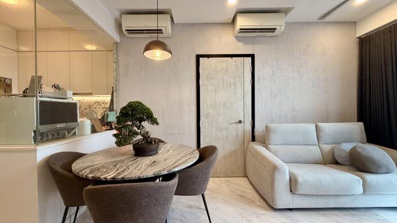 Queens Peak, 1 Dundee Road, Alexandra / Commonwealth, 3 Bedrooms, 807 sqft, Condominium For Sale, by Nigel Lim, 500275693 - Living Room - PropertyGuru.com.sg