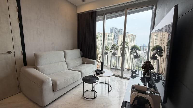 Queens Peak, 1 Dundee Road, Alexandra / Commonwealth, 3 Bedrooms, 807 sqft, Condominium For Sale, by Nigel Lim, 500275693 - Living Room - PropertyGuru.com.sg