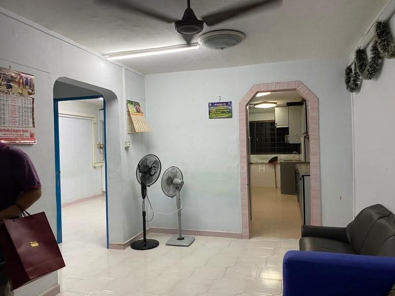 698 Hougang Street 61, 698 Hougang Street 61, Hougang / Punggol / Sengkang, 2 Bedrooms, 689 sqft, HDB Flat For Rent, by Jason Loh, 500275694 - Living Room - PropertyGuru.com.sg