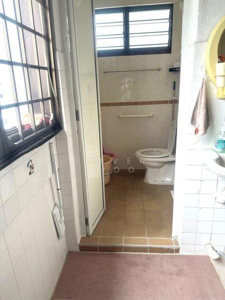 175 Bukit Batok West Avenue 8, 175 Bukit Batok West Avenue 8, Dairy Farm / Bukit Panjang / Choa Chu Kang, Room Rental, 120 sqft, HDB Flat For Rent, by Steven Choo, 500275714 - Bathroom - PropertyGuru.com.sg