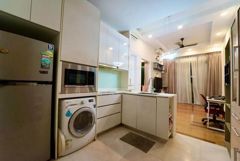 Kingsford Hillview Peak, 105 Hillview Rise, Dairy Farm / Bukit Panjang / Choa Chu Kang, 1 Bedroom, 517 sqft, Condominium For Rent, by Eugene Tay, 500275715 - Kitchen - PropertyGuru.com.sg