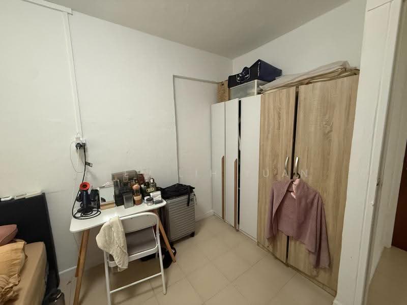 406 Tampines Street 41, 406 Tampines Street 41, Pasir Ris / Tampines, Room Rental, 200 sqft, HDB Flat For Rent, by Chew Lih Yuan, 500275720 - Bedroom - PropertyGuru.com.sg